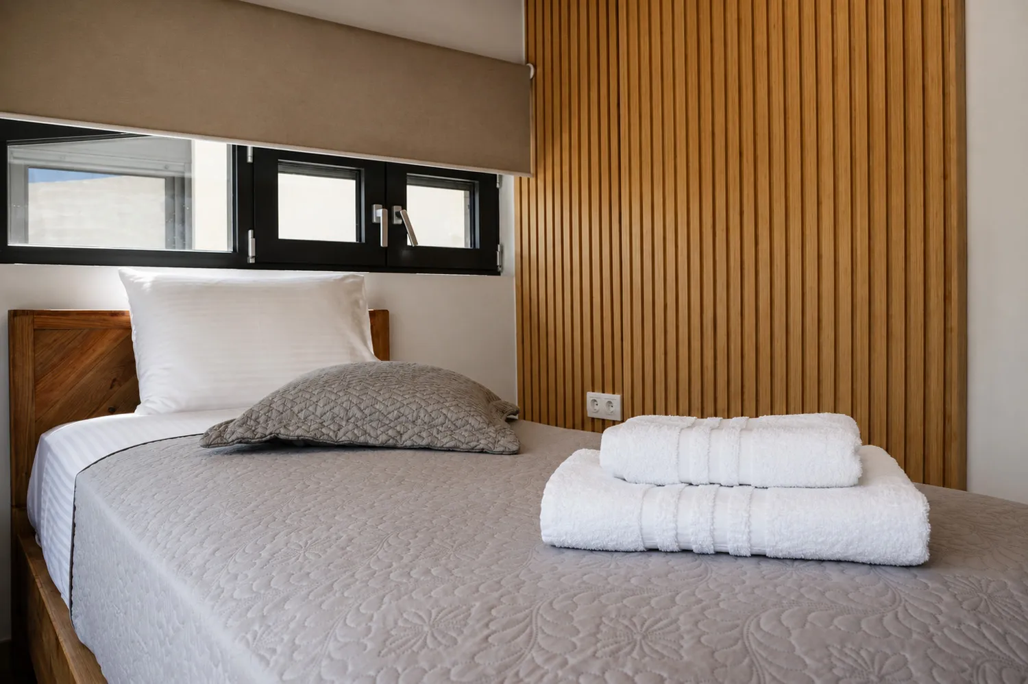 lefkada-city-indoor_05_suite02