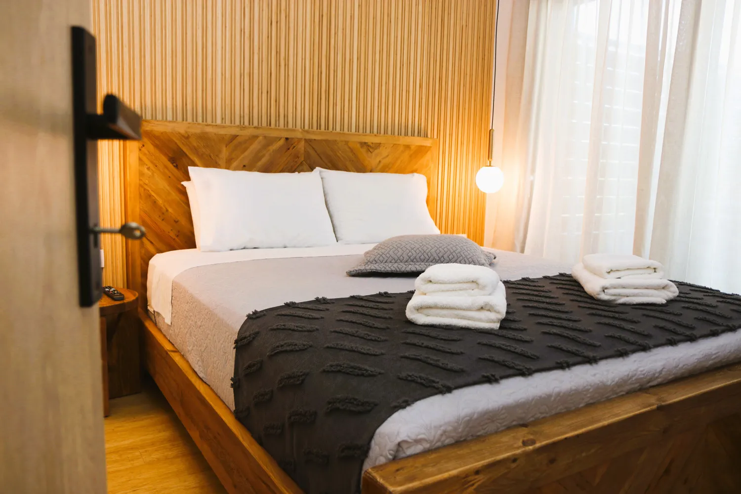 lefkada-city-indoor_06_suite01