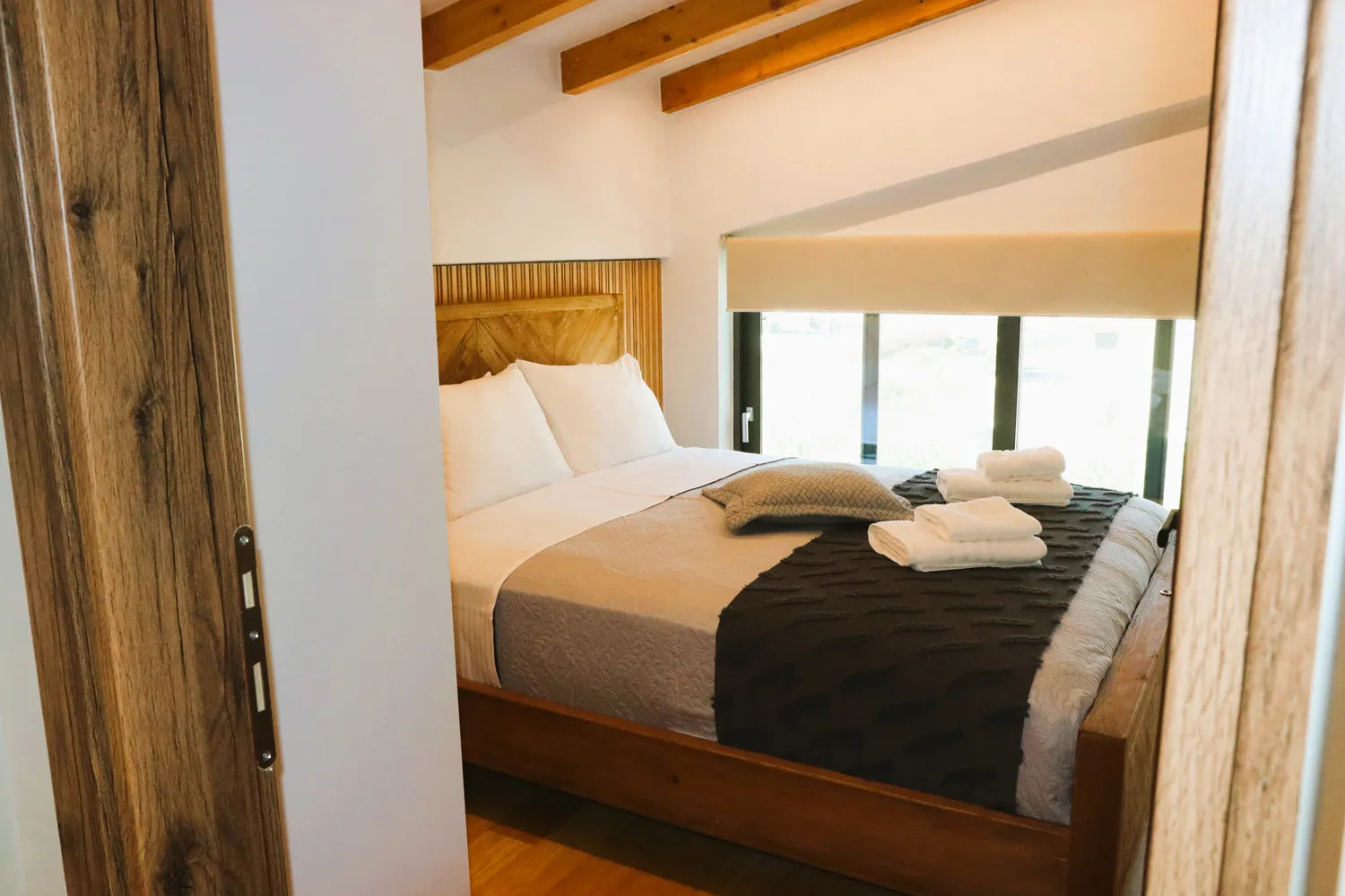 lefkada-city-indoor_17_suite02